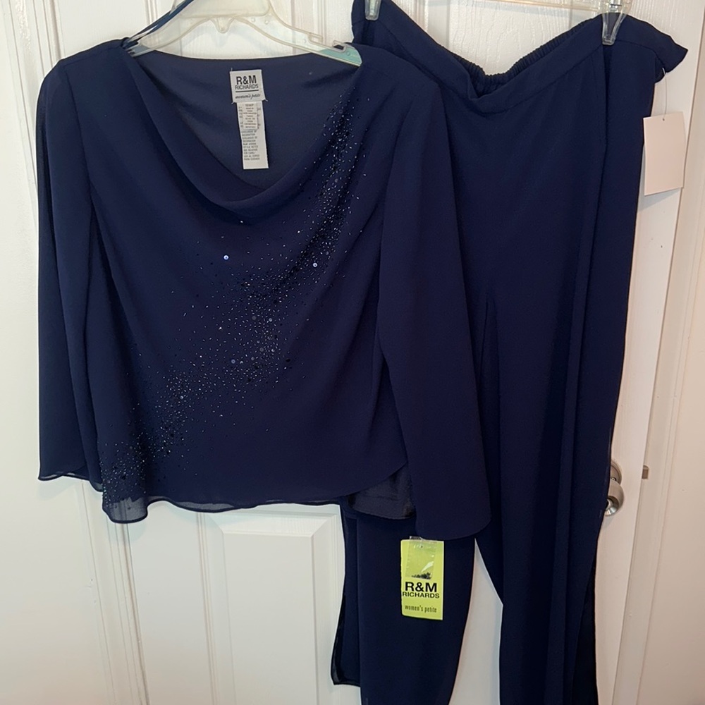 R&M Richard’s navy blue two piece formal ensemble. Size 18WP